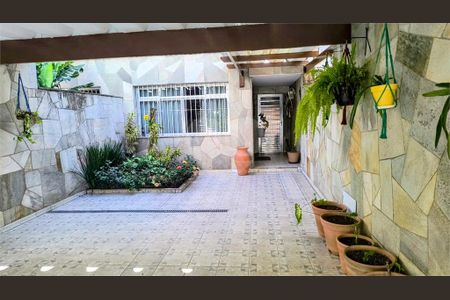 Casa à venda com 3 quartos, 179m² em Vila Alexandria, São Paulo
