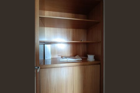 Apartamento para alugar com 160m², 1 quarto e 2 vagasArmário corredor