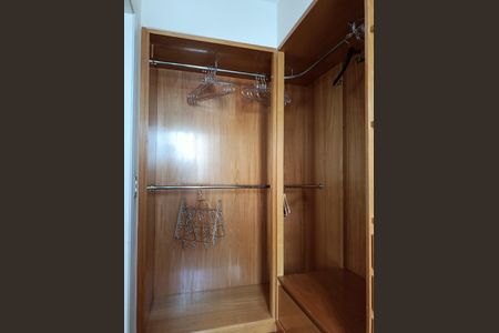 Apartamento para alugar com 160m², 1 quarto e 2 vagasCloset da suíte