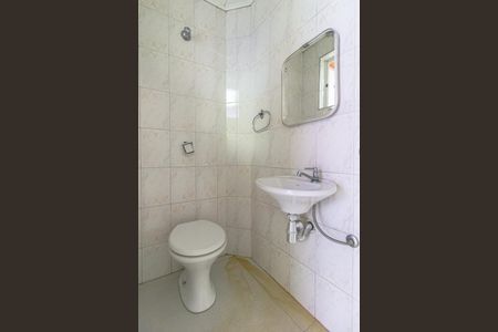 Casa para alugar com 140m², 2 quartos e 3 vagasBanheiro de Serviço