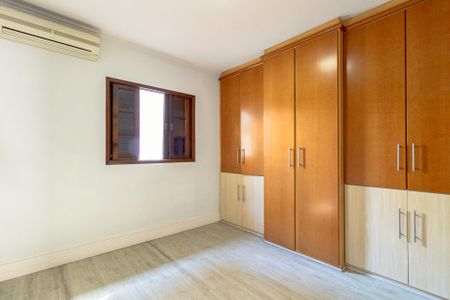 Casa para alugar com 140m², 2 quartos e 3 vagasQuarto