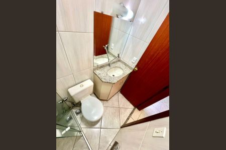 Casa para alugar com 100m², 2 quartos e 2 vagas Casa para alugar com 100m², 2 quartos e 2 vagasBanheiro da Suíte 1