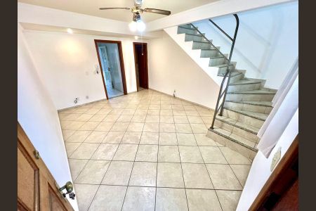 Casa para alugar com 100m², 2 quartos e 2 vagas Casa para alugar com 100m², 2 quartos e 2 vagasSala