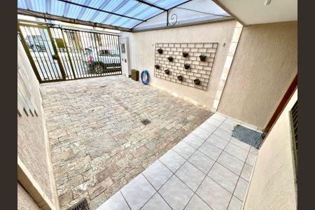 Casa para alugar com 100m², 2 quartos e 2 vagas Casa para alugar com 100m², 2 quartos e 2 vagasGaragem