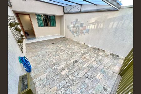 Casa para alugar com 100m², 2 quartos e 2 vagas Casa para alugar com 100m², 2 quartos e 2 vagasGaragem