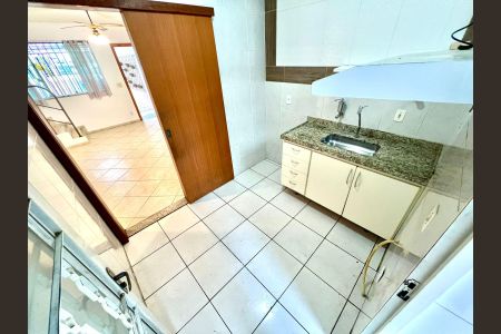 Casa para alugar com 100m², 2 quartos e 2 vagas Casa para alugar com 100m², 2 quartos e 2 vagasCozinha