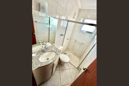 Casa para alugar com 100m², 2 quartos e 2 vagas Casa para alugar com 100m², 2 quartos e 2 vagasBanheiro da Suíte 2