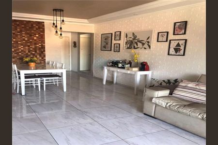 Apartamento à venda com 64m², 2 quartos e 1 vaga