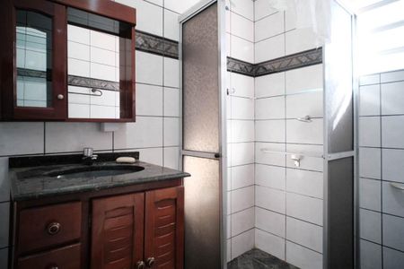 Casa à venda com 250m², 4 quartos e 4 vagasBanheiro