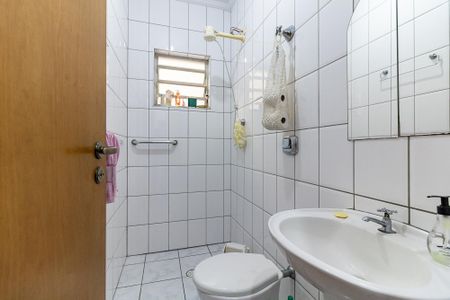 Casa para alugar com 180m², 4 quartos e 2 vagas Casa para alugar com 180m², 4 quartos e 2 vagasBanheiro de Serviço