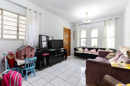 Casa para alugar com 180m², 4 quartos e 2 vagas Casa para alugar com 180m², 4 quartos e 2 vagasSala