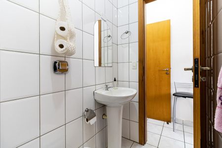 Casa para alugar com 180m², 4 quartos e 2 vagas Casa para alugar com 180m², 4 quartos e 2 vagasBanheiro de Serviço