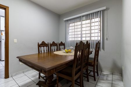 Casa para alugar com 180m², 4 quartos e 2 vagas Casa para alugar com 180m², 4 quartos e 2 vagasCopa