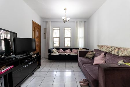 Casa para alugar com 180m², 4 quartos e 2 vagas Casa para alugar com 180m², 4 quartos e 2 vagasSala