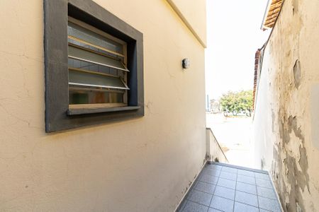 Casa para alugar com 180m², 4 quartos e 2 vagas Casa para alugar com 180m², 4 quartos e 2 vagasCorredor Lateral