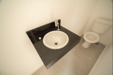 Casa de condomínio à venda com 137m², 3 quartos e 2 vagasLavabo 