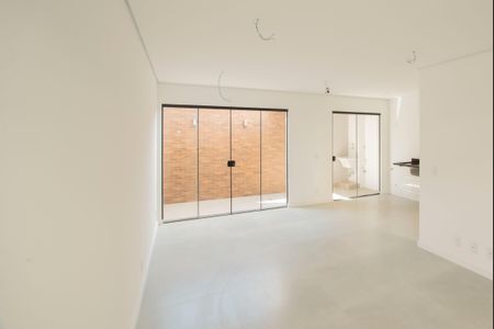 Casa de condomínio à venda com 137m², 3 quartos e 2 vagasSala