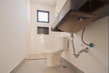 Casa de condomínio à venda com 137m², 3 quartos e 2 vagasBanheiro da Suíte 2