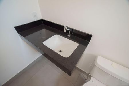 Casa de condomínio à venda com 137m², 3 quartos e 2 vagasBanheiro da Suíte 1