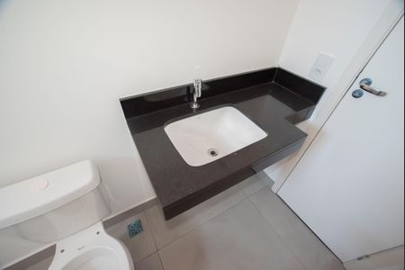 Casa de condomínio à venda com 137m², 3 quartos e 2 vagasBanheiro da Suíte 2