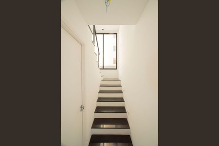 Sala - Acesso ao Piso 2 de casa de condomínio à venda com 3 quartos, 137m² em Vila Monte Alegre, São Paulo