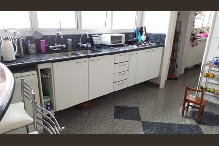 Apartamento à venda com 223m², 4 quartos e 2 vagas