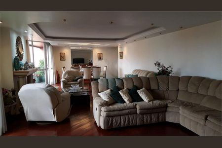 Apartamento à venda com 223m², 4 quartos e 2 vagas