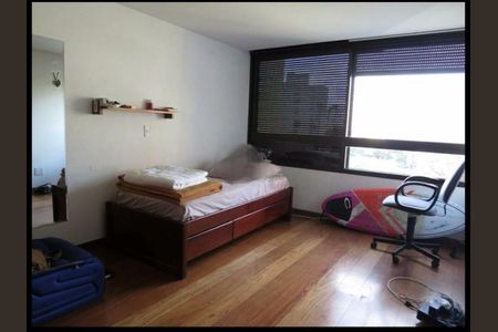 Apartamento à venda com 242m², 4 quartos e 3 vagas