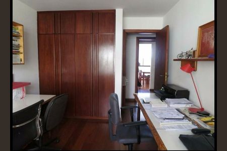 Apartamento à venda com 242m², 4 quartos e 3 vagas