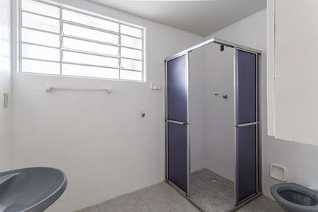 Apartamento para alugar com 64m², 2 quartos e sem vagaBanheiro