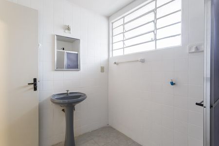 Apartamento para alugar com 64m², 2 quartos e sem vagaBanheiro