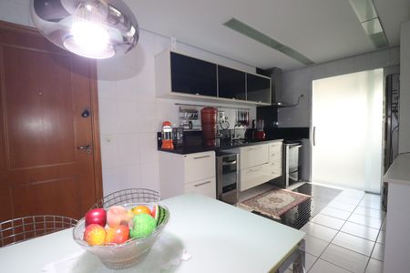 Apartamento para alugar com 129m², 3 quartos e 3 vagasCozinha