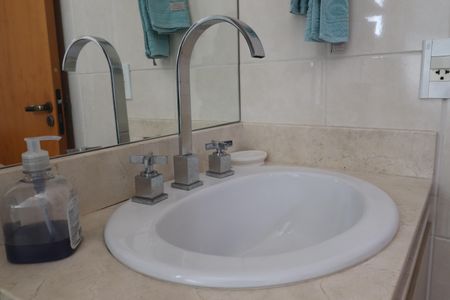 Apartamento para alugar com 129m², 3 quartos e 3 vagasBanheiro Quarto 1 suíte