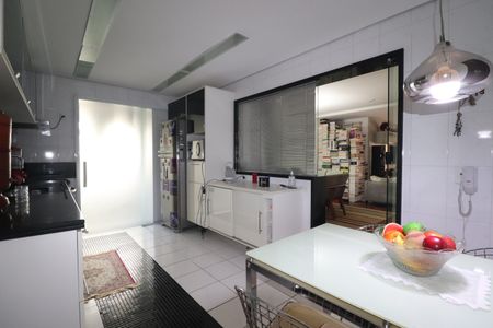 Apartamento para alugar com 129m², 3 quartos e 3 vagasCozinha