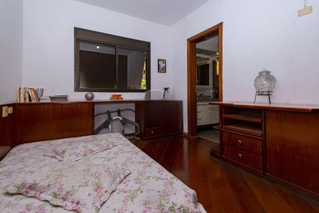 Apartamento à venda com 216m², 4 quartos e 3 vagas