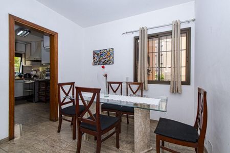 Apartamento à venda com 216m², 4 quartos e 3 vagas