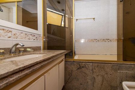 Apartamento à venda com 216m², 4 quartos e 3 vagas