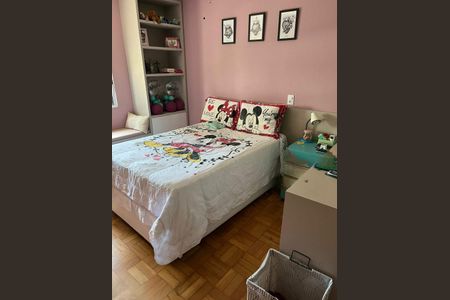 Casa à venda com 240m², 3 quartos e 2 vagas