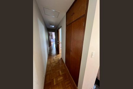 Casa à venda com 240m², 3 quartos e 2 vagas