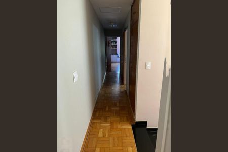 Casa à venda com 240m², 3 quartos e 2 vagas