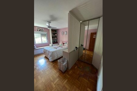 Casa à venda com 240m², 3 quartos e 2 vagas