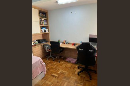 Casa à venda com 240m², 3 quartos e 2 vagas