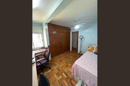 Casa à venda com 240m², 3 quartos e 2 vagas