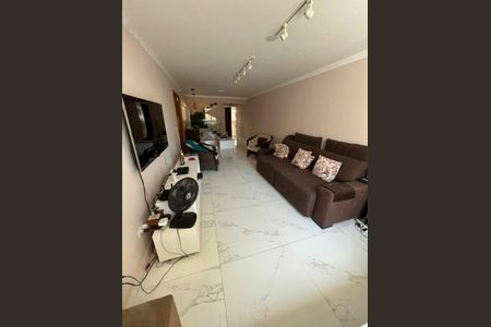 Casa à venda com 240m², 3 quartos e 2 vagas