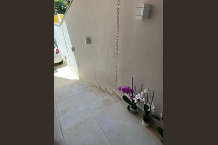 Casa à venda com 240m², 3 quartos e 2 vagas