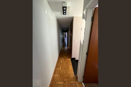 Casa à venda com 240m², 3 quartos e 2 vagas