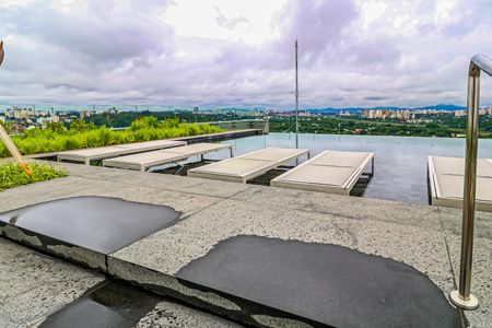 Studio à venda com 36m², 1 quarto e 1 vaga Studio à venda com 36m², 1 quarto e 1 vagaÁrea comum - Piscina