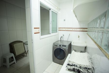 Casa à venda com 130m², 3 quartos e 4 vagasÁrea de Serviço