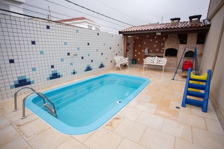 Casa à venda com 130m², 3 quartos e 4 vagasÁrea comum - Piscina