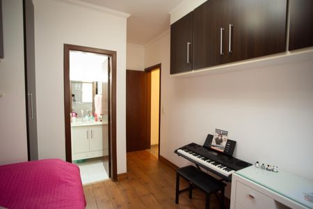 Casa à venda com 130m², 3 quartos e 4 vagasQuarto